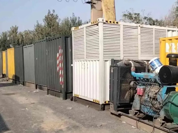 宏伟200KW柴油发电机机组每小时油耗是多少?